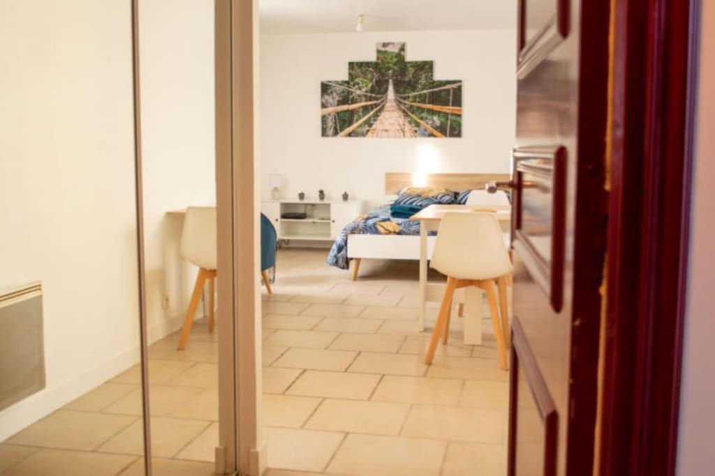 Studio Cosy Tv Wifi Confortable Et Chaleureux Gaillon Экстерьер фото